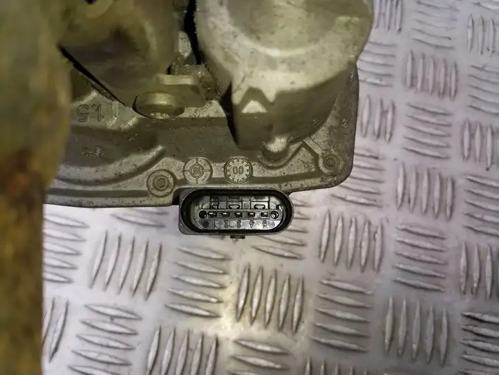 Volkswagen PASSAT B8 (2015 - )  5Q0253691H Гибкая связь