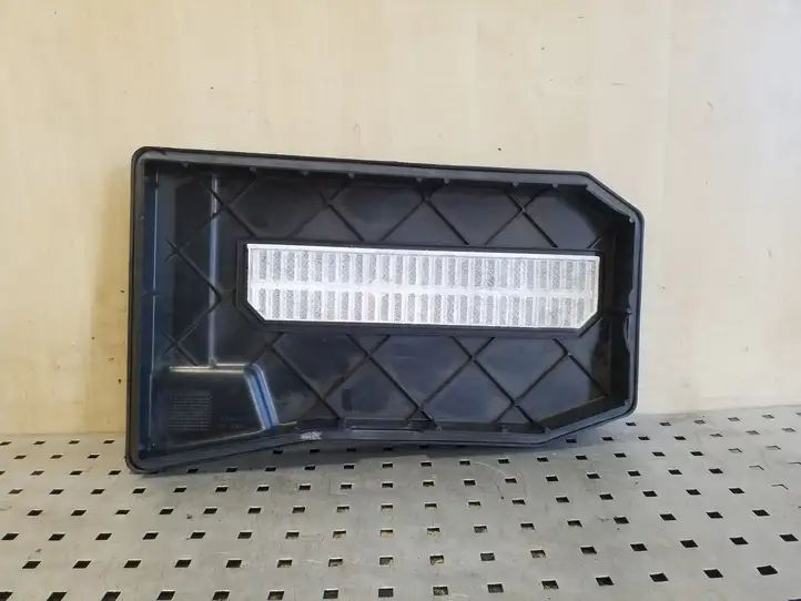 Volkswagen Touareg I (2002 - 2010) 7L0864643B Крышка ящика аккумулятора — фото 2