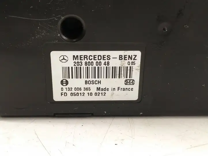 Mercedes-Benz E W211 (2002 - 2009) Вакуумный насос центрального замка — фото 5
