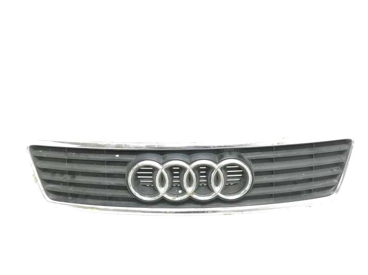 4B0853651 Audi A6 S6 C5 4B Grotelės priekinės