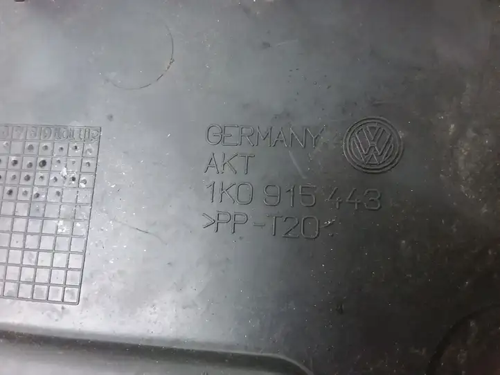 Volkswagen Touran I (2003 - 2010) 1K0915443 Крышка ящика аккумулятора — фото 2