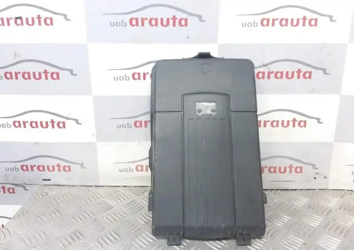 Audi Q3 8U (2011 - 2014) 3C0915443A Крышка ящика аккумулятора — фото 2