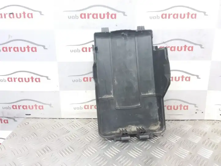 Audi Q3 8U (2011 - 2014) 3C0915443A Крышка ящика аккумулятора — фото 3