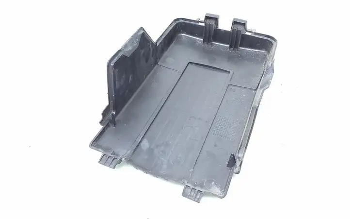 Volkswagen PASSAT B6 (2005 - 2010) 1K0915443C Крышка ящика аккумулятора — фото 2