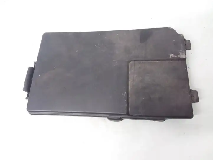 Audi A3/S3 8P (2004 - 2008) 1K0915443 Крышка ящика аккумулятора — фото 1