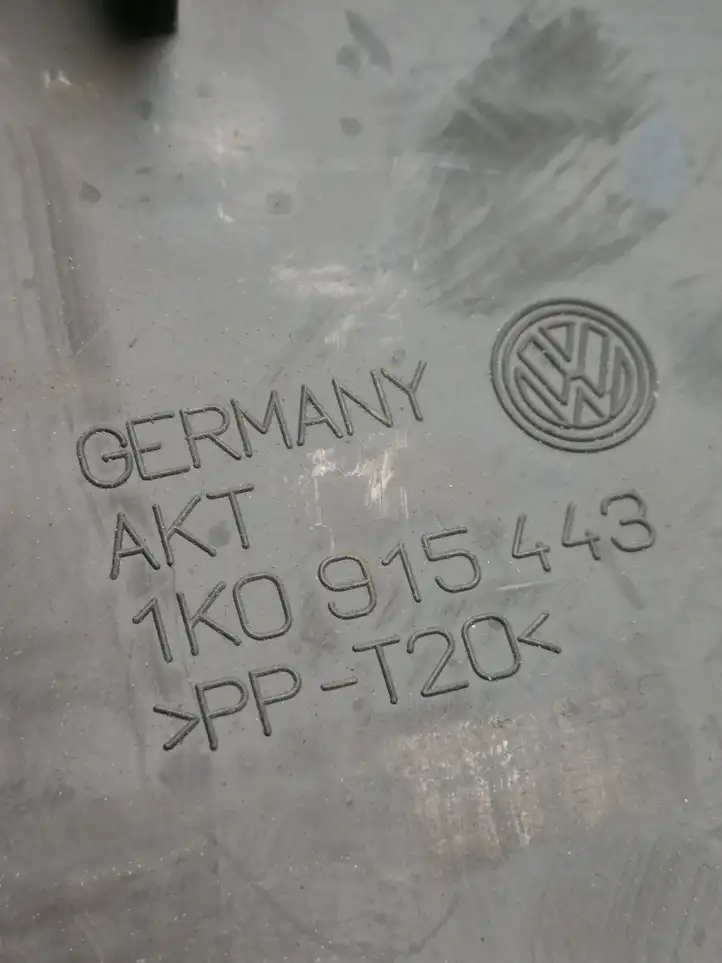 Volkswagen Touran I (2003 - 2010) 1K0915443 Крышка ящика аккумулятора — фото 3