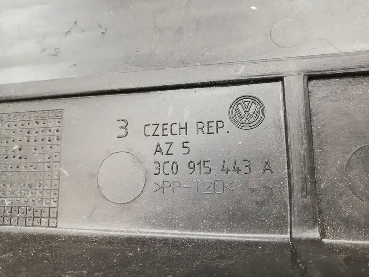 (2014 - 2018) 3C0915443A Крышка ящика аккумулятора — фото 3