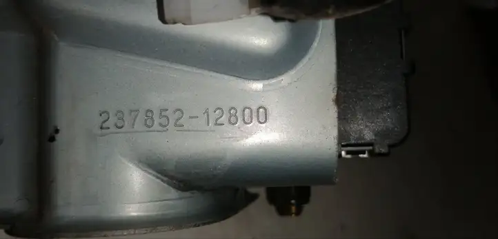 Toyota Land Cruiser (J120) (2002 - 2009)  23785212800 Другая внешняя деталь