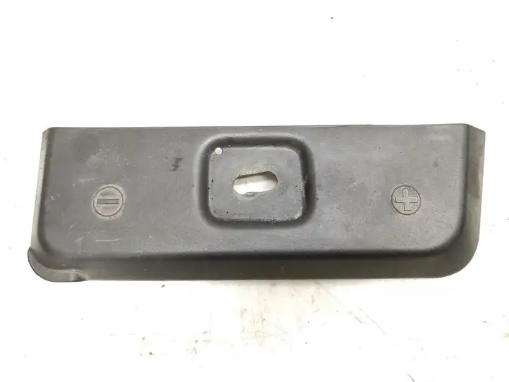 Toyota Avensis T250 (2003 - 2006) 5844105010 Крышка ящика аккумулятора — фото 2