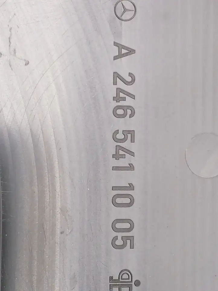 Mercedes-Benz CLA C117,X117,W117 (2013 - 2019) A2465411005 Крышка ящика аккумулятора — фото 10