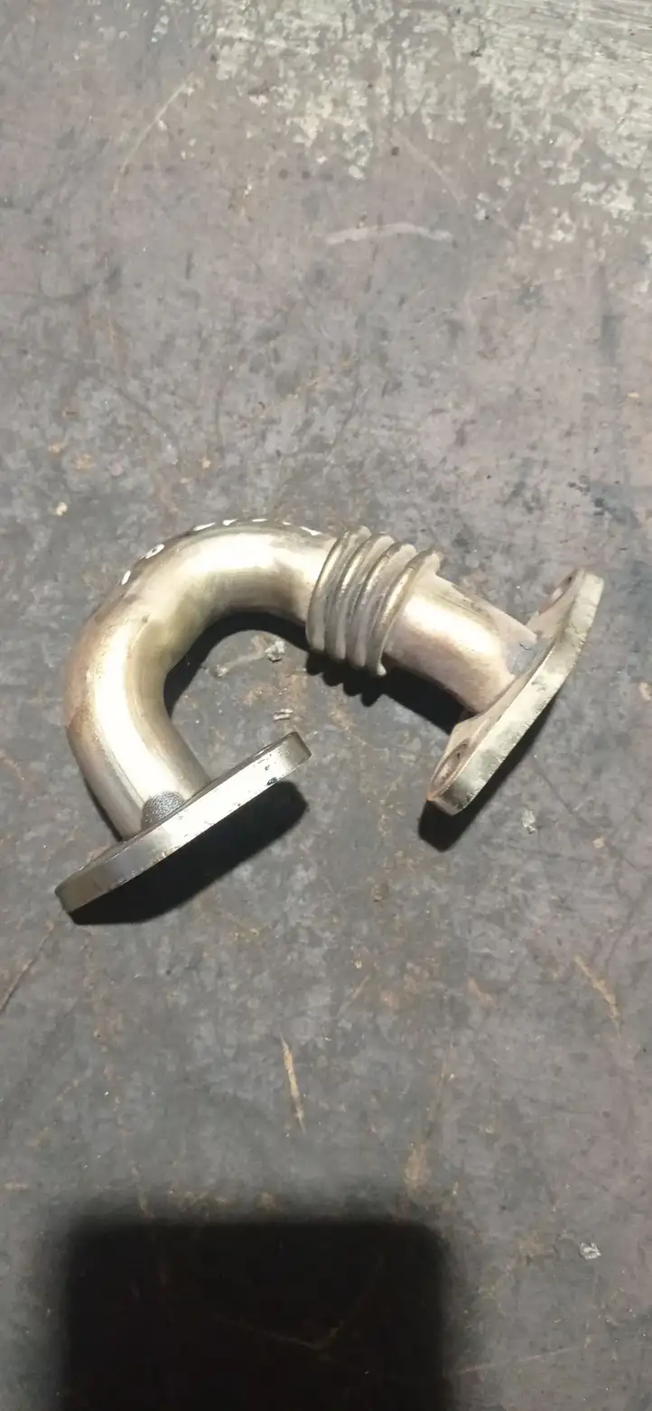 Volkswagen PASSAT B6 (2005 - 2010)  03G131521AM EGR трубка (трубки)/ шланг (шланги)