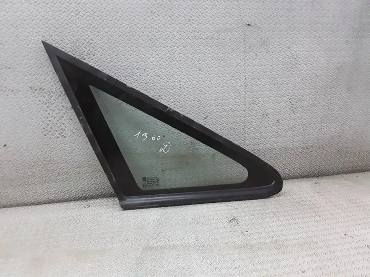 Opel Zafira A (1999 - 2003) Треугольное стекло кузова — фото 1