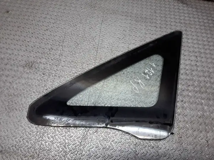 Honda Jazz (2004 - 2008) Треугольное стекло кузова — фото 1