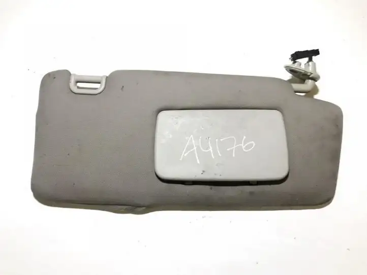 Subaru Outback (2003 - 2007) Солнцезащитный козырек — фото 1