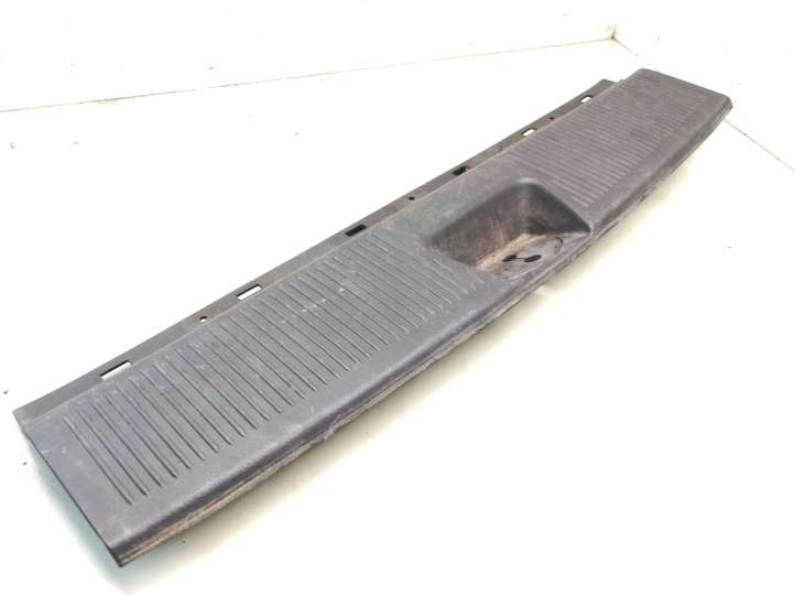 Kia Sorento (2006 - 2009)  872503E000 Отделка порога багажника