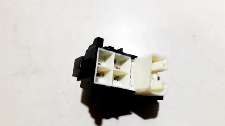 Toyota Yaris (2009 - 2012) 1928297 Блок кнопок стеклоподъемников — фото 2