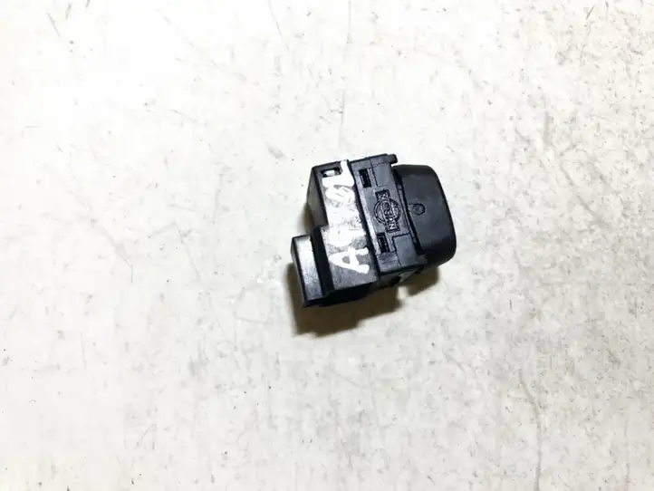 Nissan Almera N16 (2000 - 2010) 221891 Блок кнопок стеклоподъемников — фото 1