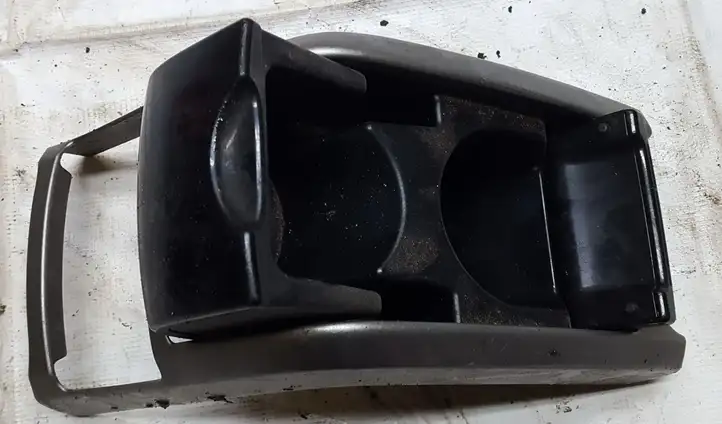 Toyota Prius (XW20) (2003 - 2009) 1A823006G Вещевой ящик — фото 1