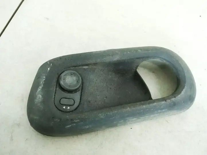 Opel Corsa C (2000 - 2003) 09116491 Прочие детали салона — фото 2