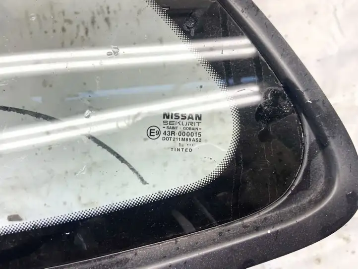Nissan Almera (2000 - 2006) 43R000015 Заднее боковое стекло — фото 3