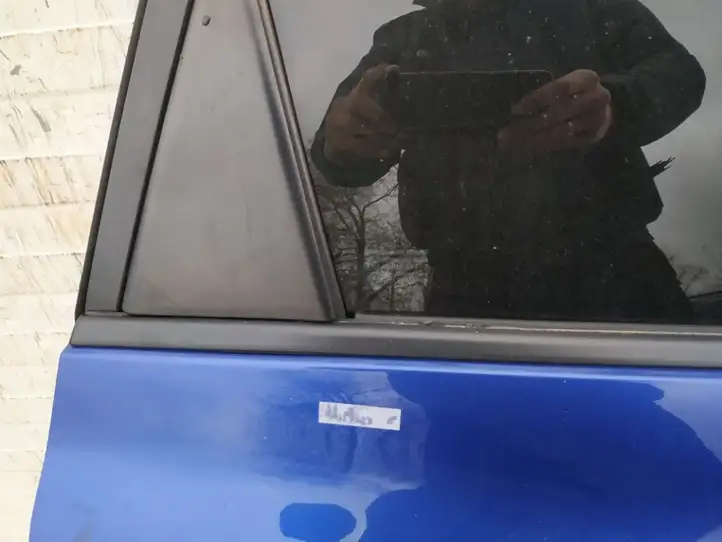 Mazda 3 I (2003 - 2006) Накладка стекла задней двери — фото 2