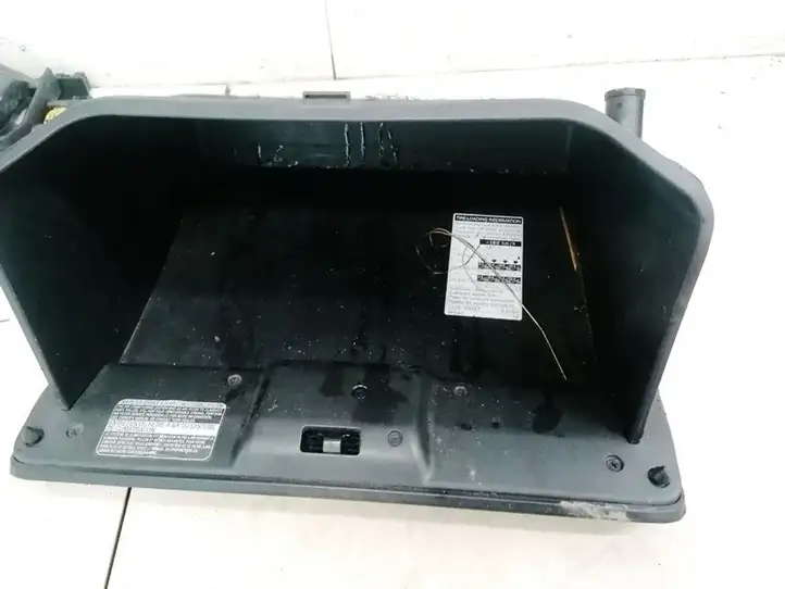 Toyota Corolla Verso AR10 (2004 - 2009) Вещевой ящик — фото 2