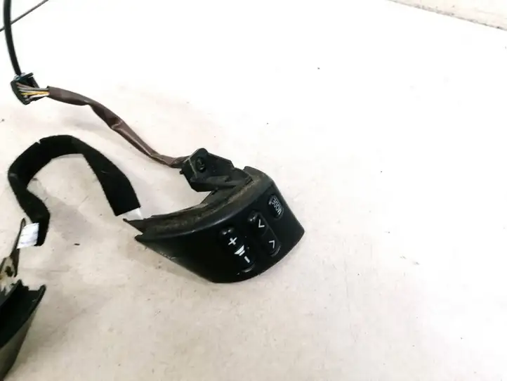 Toyota Corolla Verso AR10 (2004 - 2009) Кнопки на рулевом колесе — фото 2