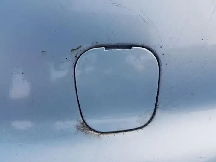 Nissan Almera N16 (2000 - 2010) Заглушка буксировочной петли бампера — фото 1