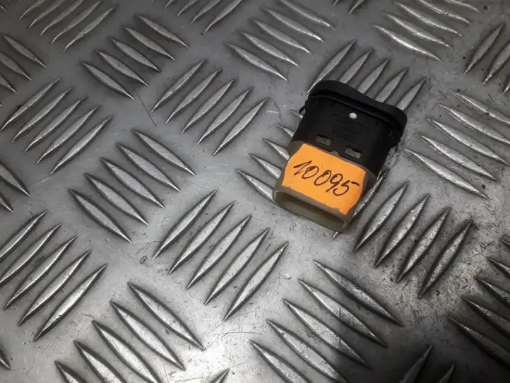 Ford Focus (1998 - 2004) 98ag14529cb Кнопка стеклоподъемников — фото 2