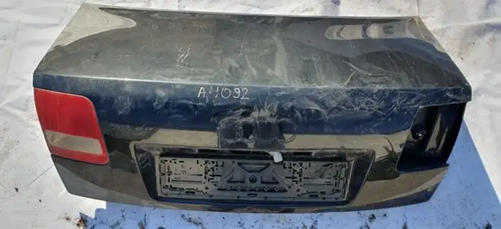 Audi A8 S8 D3 4E (2002 - 2005) Крышка багажника — фото 1
