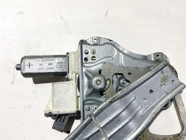 Toyota Avensis T250 (2003 - 2006) 6983005100 Стеклоподъемник задней двери — фото 2