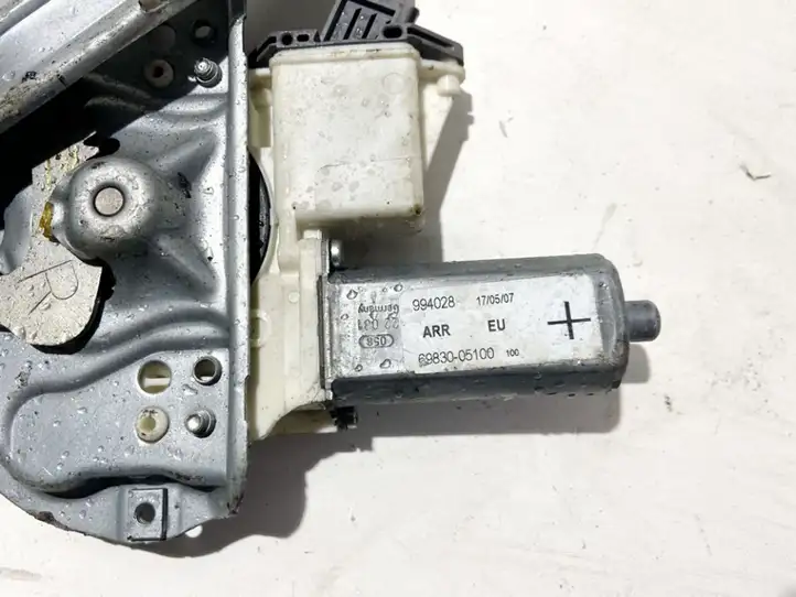 Toyota Avensis T250 (2003 - 2006) 6983005100 Стеклоподъемник задней двери — фото 3