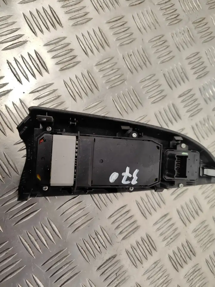 Honda Civic (2006 - 2011) 35750SMGE022M1 Блок кнопок стеклоподъемников — фото 7