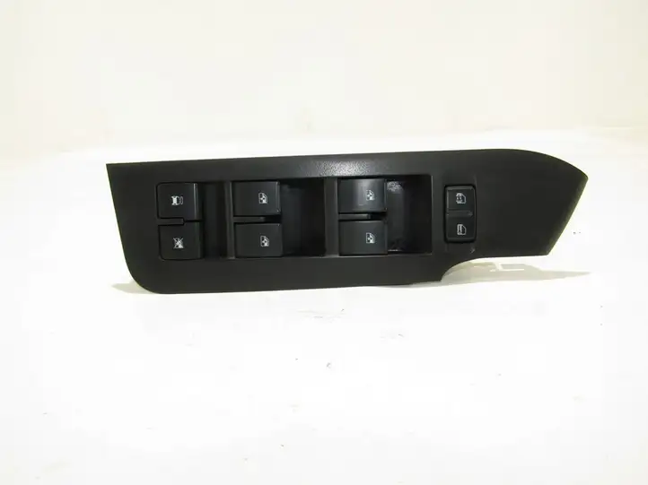 Chevrolet Captiva (2006 - 2011) Блок кнопок стеклоподъемников — фото 1
