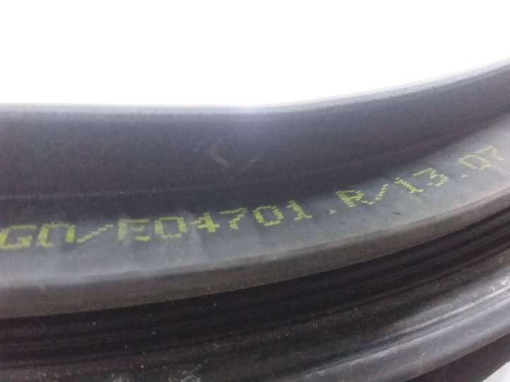 Mercedes-Benz CLS C218,X218 (2011 - 2017)  E04701 Уплотнительная резина на задних дверях