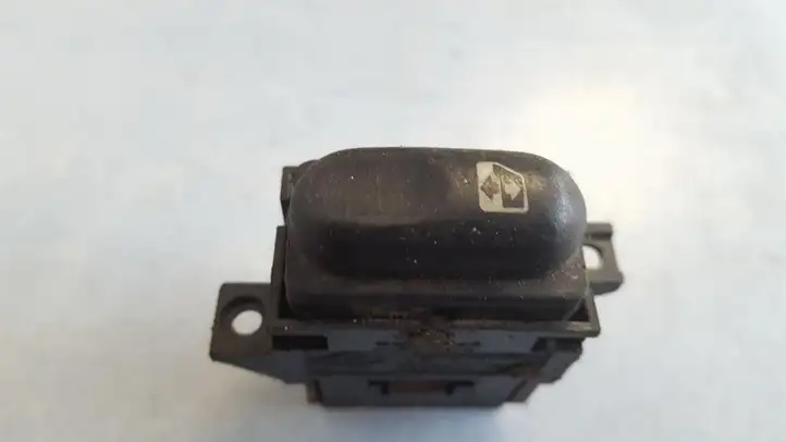 Renault Laguna I (1993 - 2001) 7700822679 Блок кнопок стеклоподъемников — фото 1