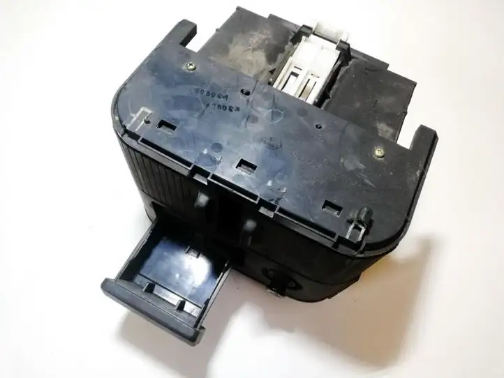 Nissan X-Trail T30 (2001 - 2007) 68108eq400 Вещевой ящик — фото 1