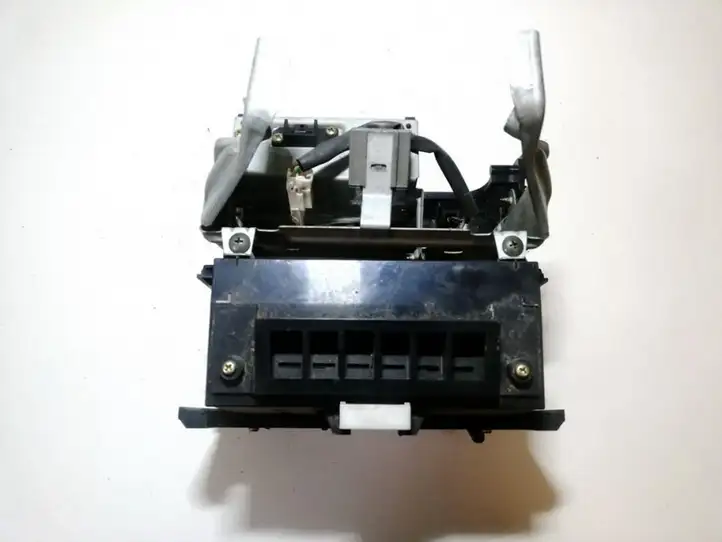 Nissan X-Trail T30 (2001 - 2007) 68108eq400 Вещевой ящик — фото 2