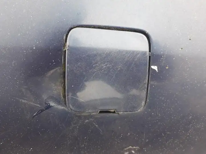 Renault Laguna II (2001 - 2005) Заглушка буксировочной петли бампера — фото 1