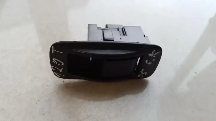 Toyota Corolla Verso AR10 (2004 - 2009) 848100f010 Блок кнопок стеклоподъемников — фото 1