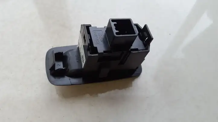 Toyota Corolla Verso AR10 (2004 - 2009) 848100f010 Блок кнопок стеклоподъемников — фото 2