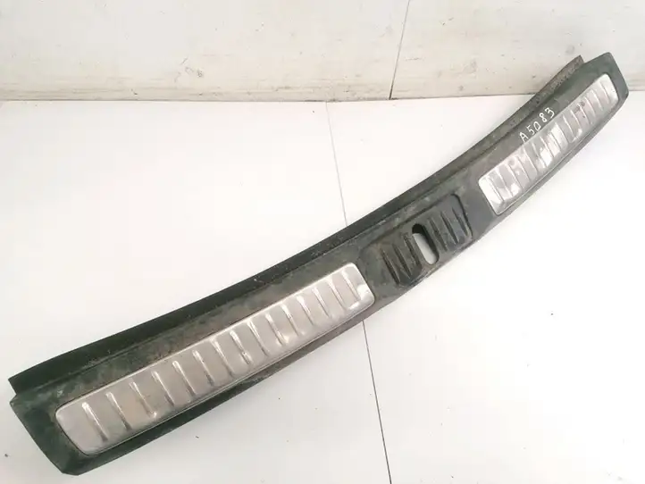 Toyota Avensis T270 (2009 - 2012) 5838705110 Отделка порога багажника — фото 1