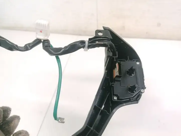 Toyota Avensis T270 (2009 - 2012) Кнопки на рулевом колесе — фото 3