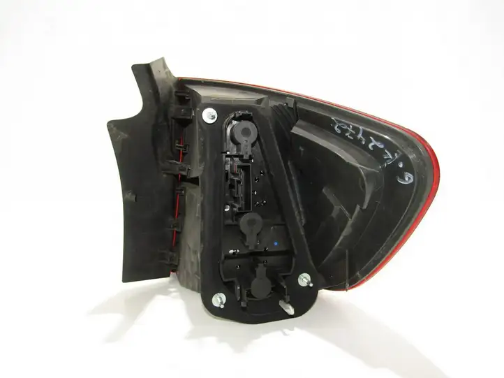 BMW X1 E84 (2009 - 2015) Задний фонарь в кузове — фото 5
