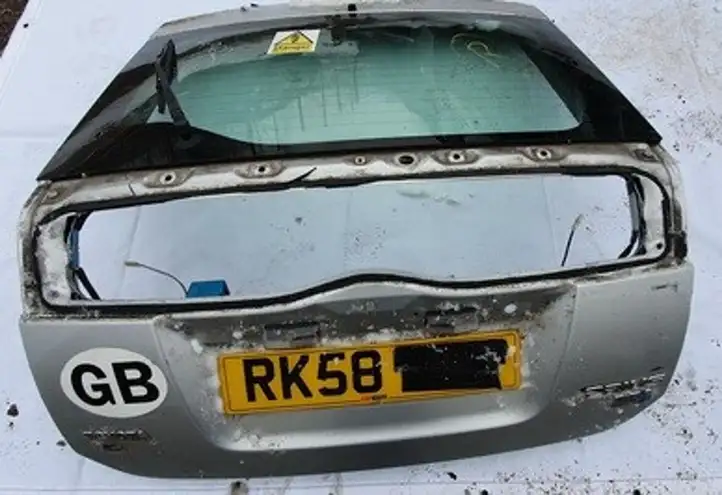 Toyota Prius (XW20) (2003 - 2009) Крышка багажника — фото 1