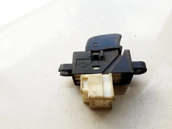 Nissan Almera (2000 - 2006) 0609Z Блок кнопок стеклоподъемников — фото 2