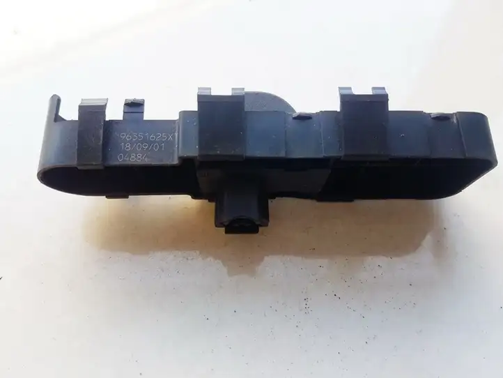 Peugeot 307 CC (2001 - 2005) 11561532621 Блок кнопок стеклоподъемников — фото 2