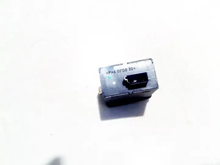 BMW 3 E46 (1998 - 2005) 61318368921 Кнопка стеклоподъемников — фото 2