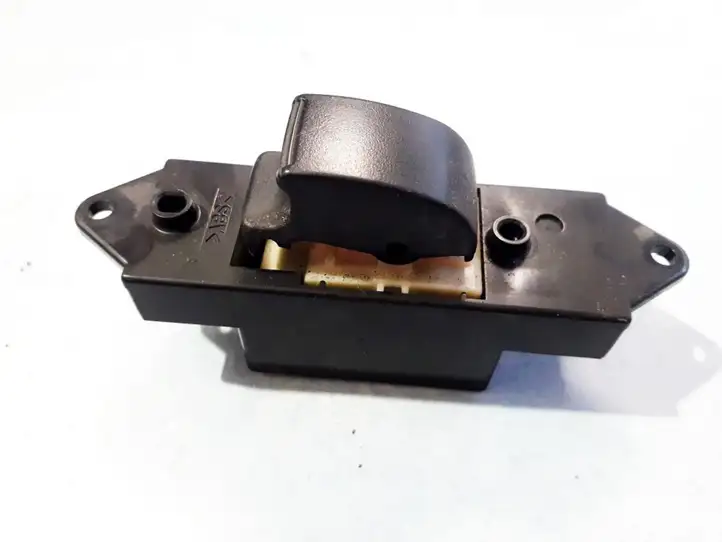 Mitsubishi Colt (2008 - 2012) MR587944 Кнопка стеклоподъемников — фото 1