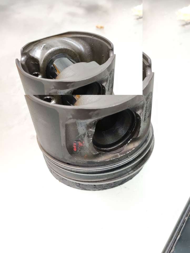 BMW 3 E90 E91 (2005 - 2012)  0840BB Поршень (поршни)